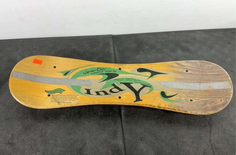 Indy wood VewDo balance board Hash Auctions