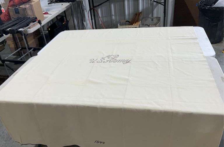 Textiles, wool MD U.S. Army blanket, WWII, dated 1944, 66”x87” Hash