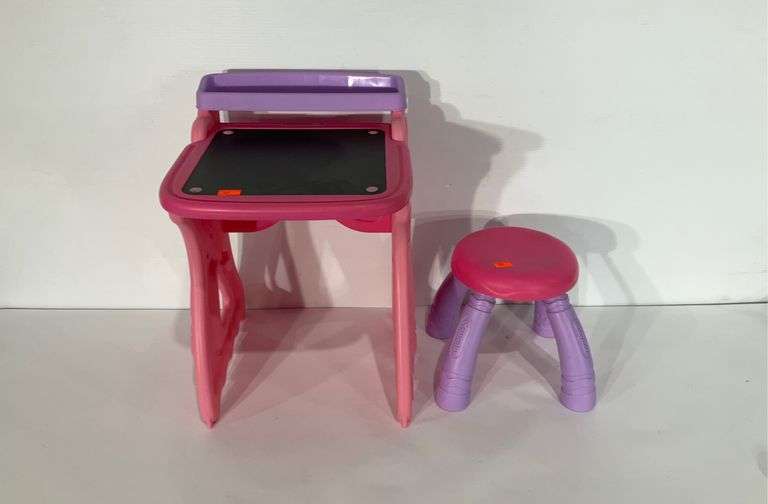 Crayola kids desk and stool Hash Auctions