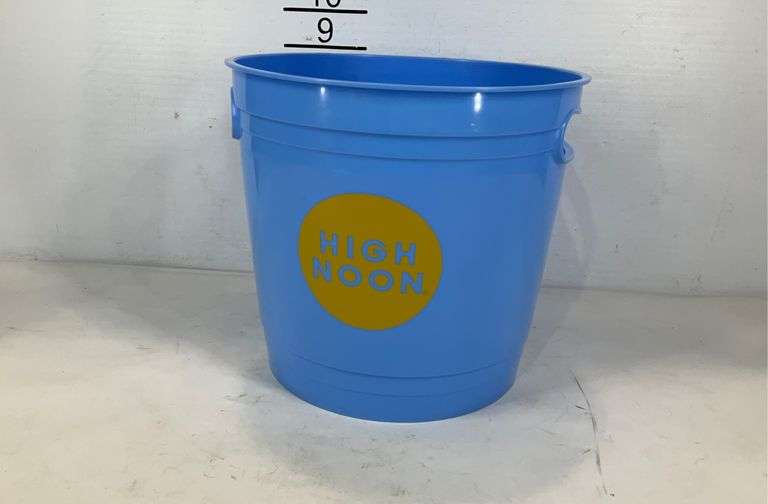 10 High Noon poly buckets Hash Auctions