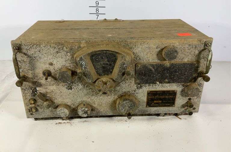 U.S. Army radio receiver BC348H rough shape but interesting piece