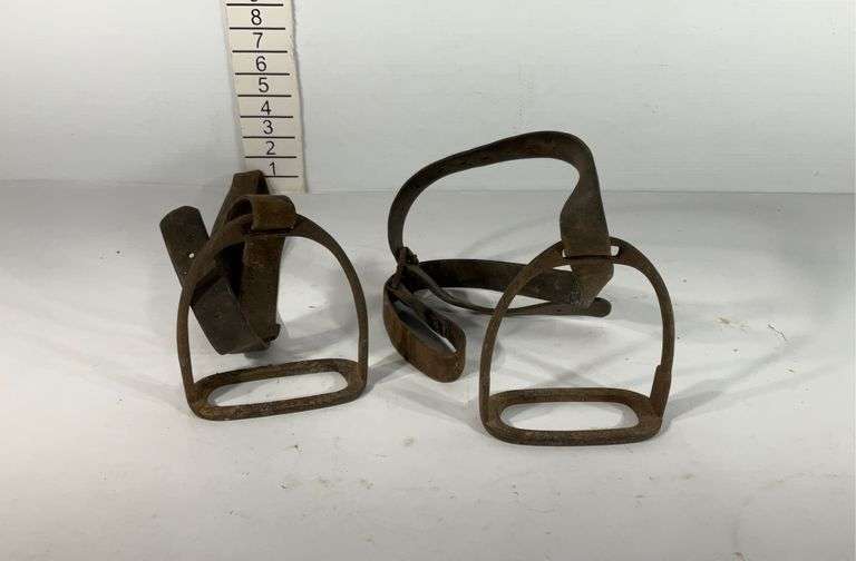 Saddle stirrups Hash Auctions