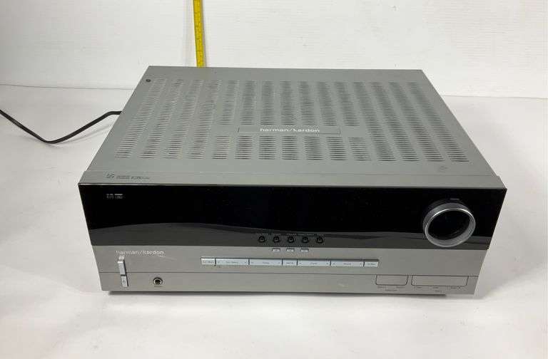 Harman Kardon AVR 140 receiver, powers on Hash Auctions