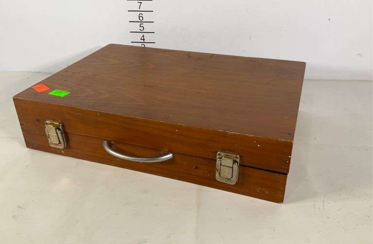 Wooden art supply storage box with small chisels Hash Auctions