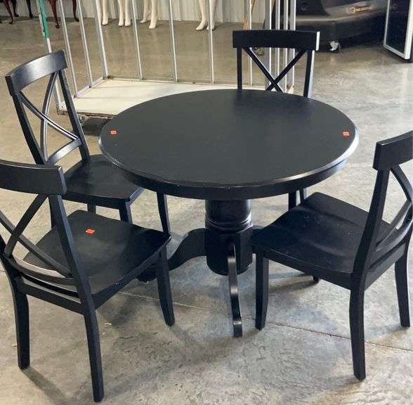 Round breakfast table with 4 chairs 41.5x30” Hash Auctions