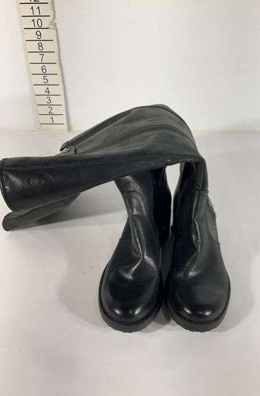 boots size 8.5