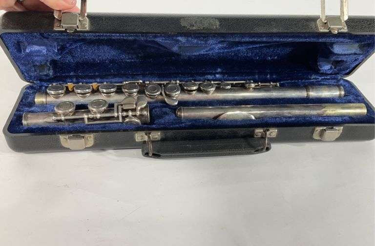 Armstrong flute in case Hash Auctions