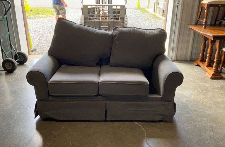 Loveseat DogBed or people loveseat the seating cushions are not correct