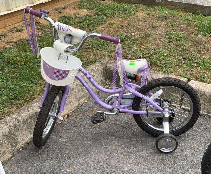 Trek mystic kids bike w/ bell, training wheels, and poly basket, ready