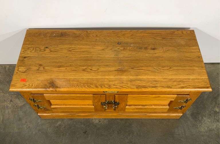 White Clad coffee table with 2 44x18x18” Hash Auctions