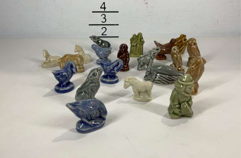 20 Wade England figurines Hash Auctions