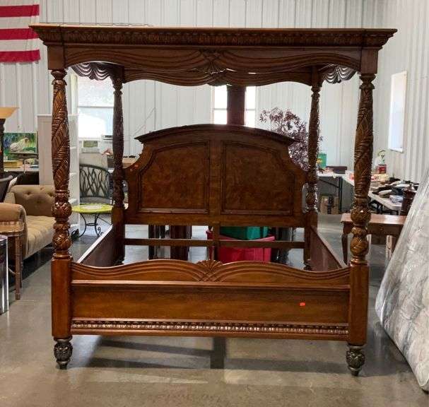 American Signature King Size canopy bed 7’8” height 7’wide x 7’6” deep