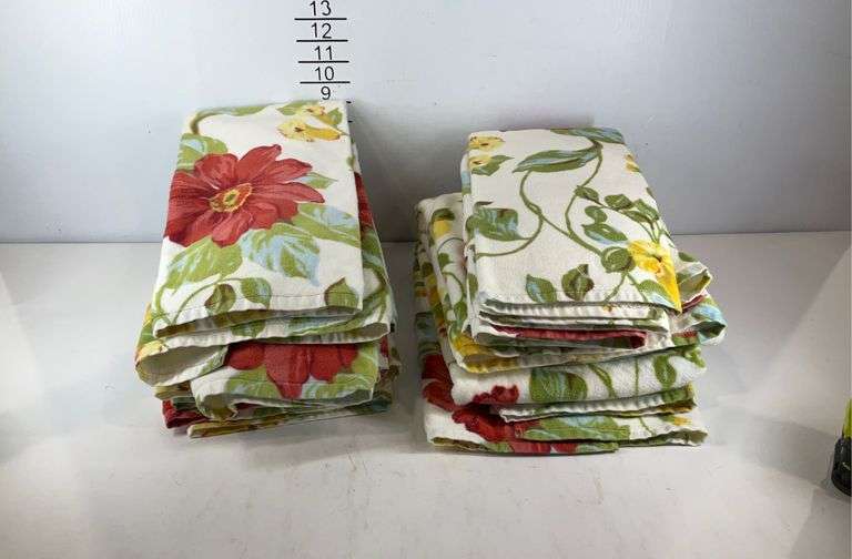 Pottery Barn Floral Towels Hash Auctions pottery-barn-floral-towels-hash-auctions