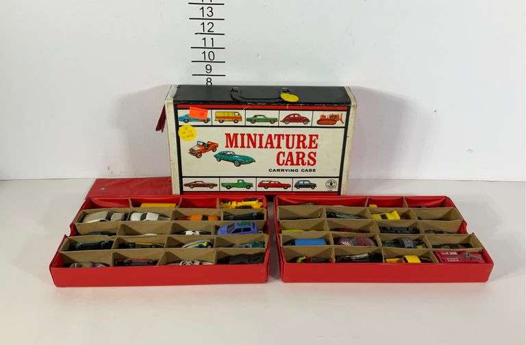 Miniature Cars carrying case and 42 die cast cars, handle has been