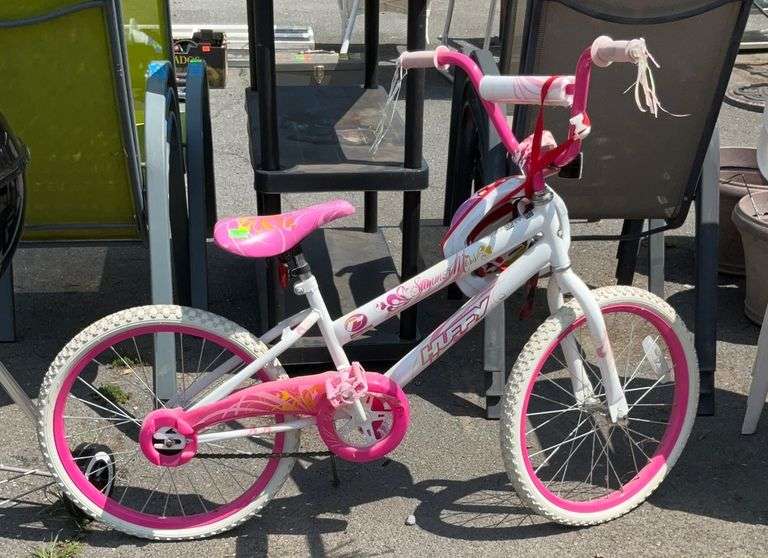 Huffy kids bike w/ hello kitty theme helmet Hash Auctions