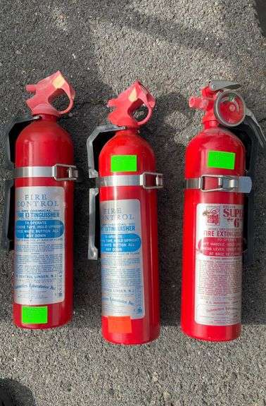 Three fire extinguishers - Hash Auctions