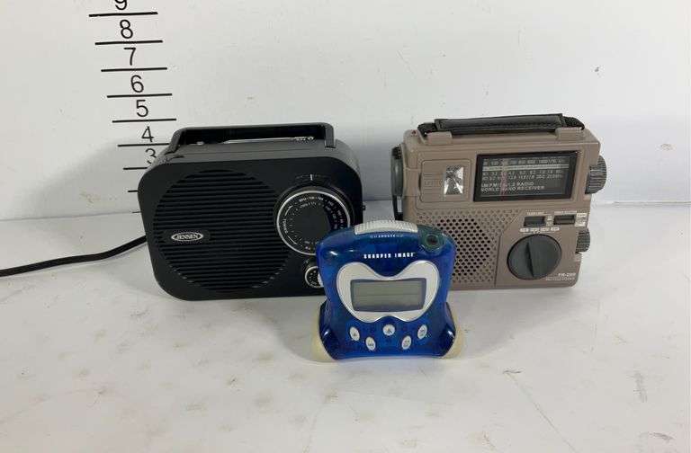 Three transistor radios Hash Auctions