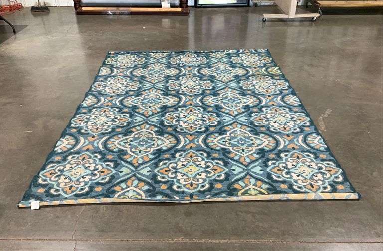 Lightweight area rug, 82x115 Hash Auctions