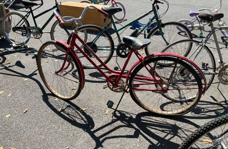 Red Schwinn bike, tires dry rotted Hash Auctions