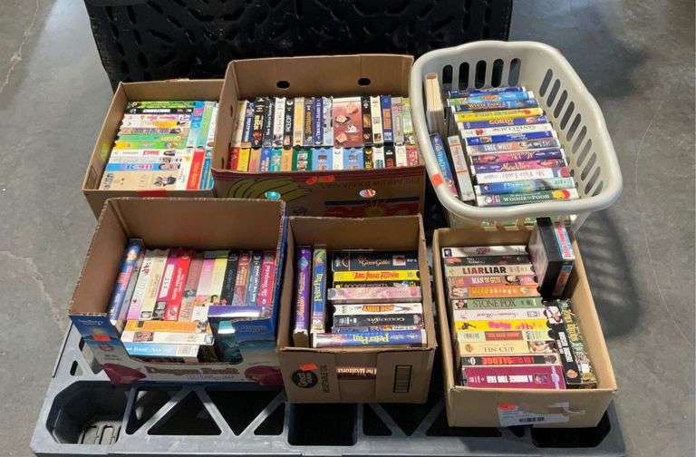 Pallet lot of VHS tapes, includes Disney, Joe Dirt, Bug’s Bunny, Liar