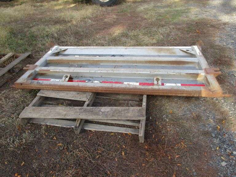 DUMP TRUCK TAIL GATE Heaverlo Northwest Auctions