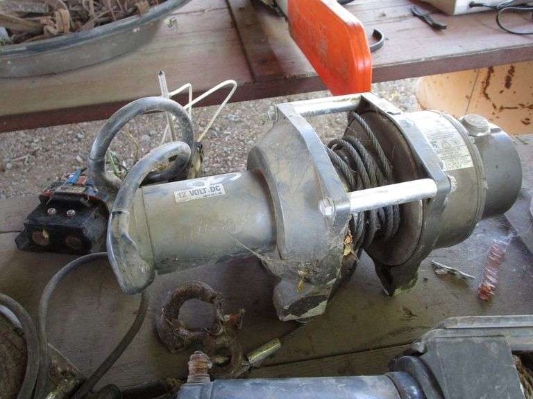 1200LB WARN ATV WINCH Heaverlo Northwest Auctions