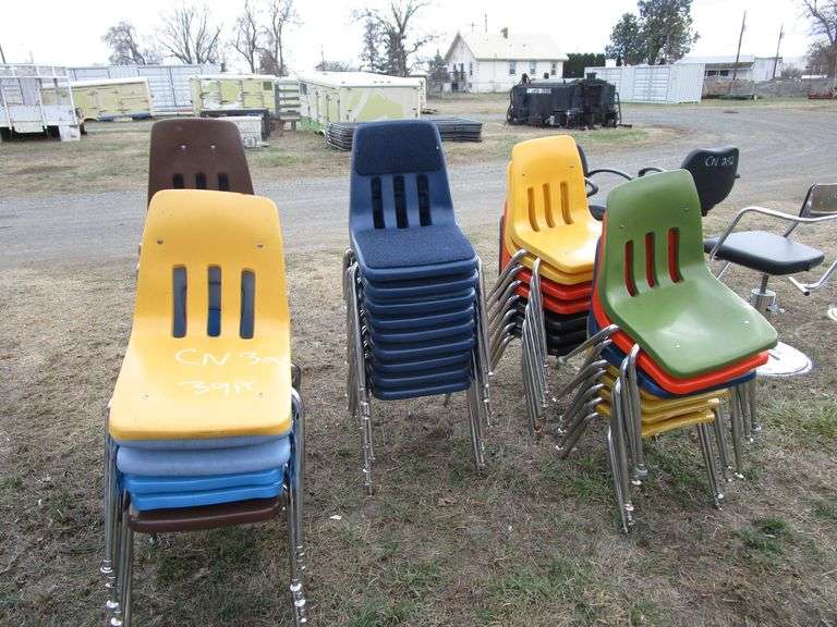 LOT 39 STACKING SCHOOL CHAIRS Heaverlo Northwest Auctions
