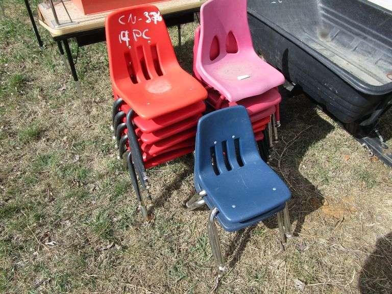 STACKING CHAIRS Heaverlo Northwest Auctions