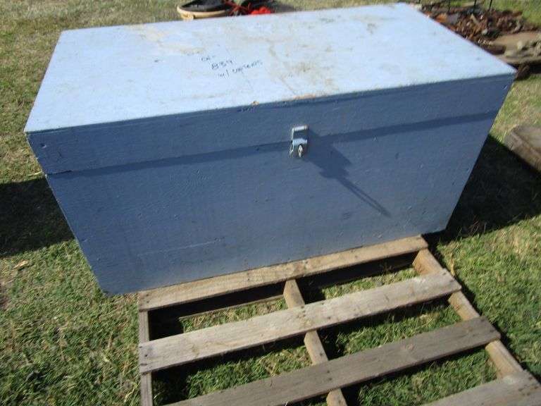 BOX HORSE BLANKETS & SADDLE BAGS Heaverlo Northwest Auctions