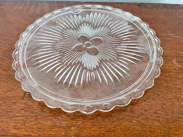 Footed Serving Plate/Cake Plate Halfhill Auction Group