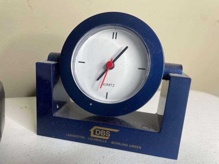 Battery Operated Clocks Halfhill Auction Group