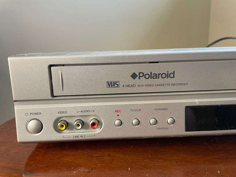 Polaroid VHS/DVD Player Halfhill Auction Group