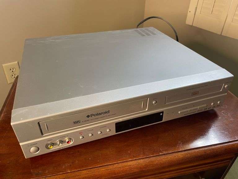Polaroid VHS/DVD Player Halfhill Auction Group