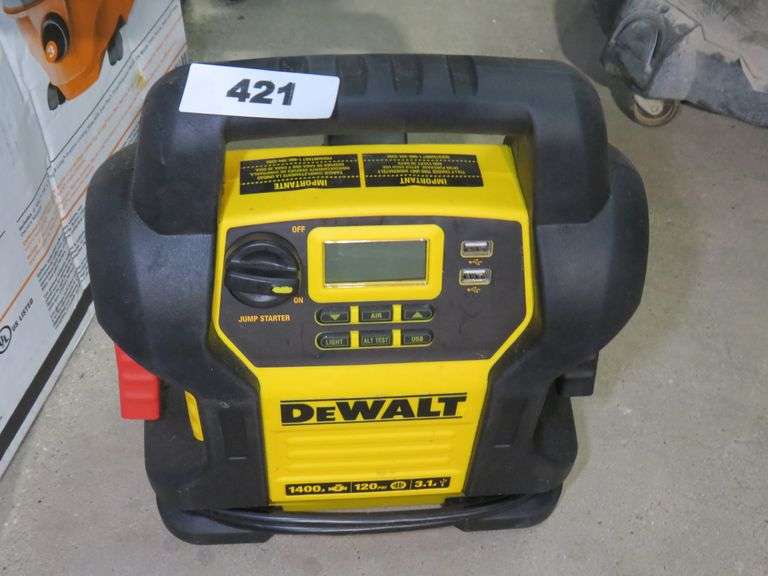 DEWALT 1400 PEAK AMP PORTABLE CAR JUMP STARTER WITH DIGITAL COMPRESSOR