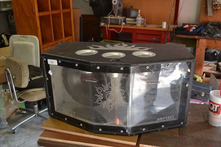 AUDIOBAHN 800 WATT BANDPASS SPEAKER BOX WITH 2 15” KICKERS ENCLOSED