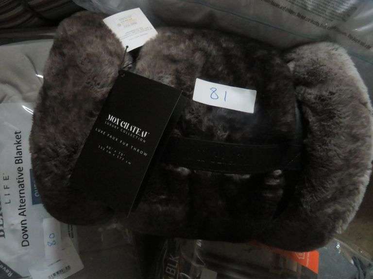 MON CHATEAU LARGE SOFT BLANKET Dallas Online Auction Company