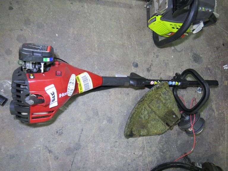 HOMELITE 2 CYCLE WEED EATER WITH CURVED SHAFT ATTACHMENT Dallas