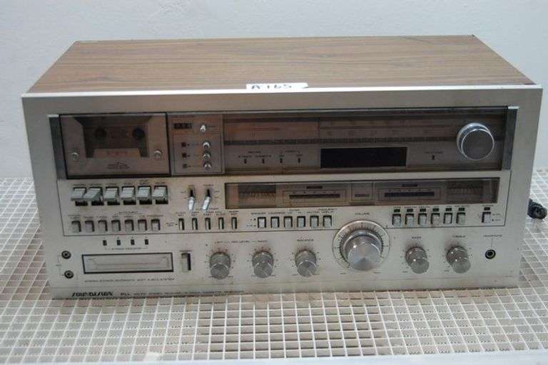 VINTAGE AND WORKS GREAT!!! SOUNDESIGN 8 TRACK TAPE DECK AND TAPE