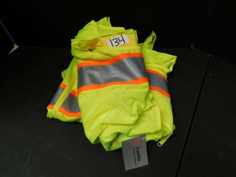 3M SCOTCHLITE VEA REFLECTIVE SAFETY VEST WITH MULTIPLE POCKETS Dallas