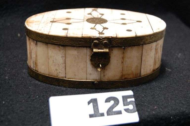 ANTIQUE HANDCARVED WOODEN HASP LOCK PILL BOX Dallas Online Auction