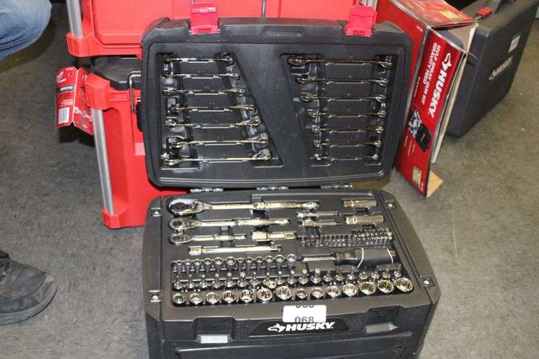 HUSKY MECHANICS TOOL SET 290 PC RETAILS FOR 249.00 AT HOME DEPOT