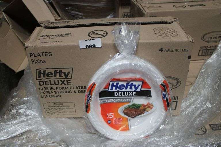 HEFTY DELUXE EXTRA STRONG 10" DISPOSABLE PLATES 15 TO A PACK AND 8 PKS TO A CASE RETAILS FOR 17