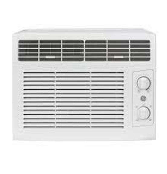 GE 5,000 BTU 115VOLT WINDOW AIR CONDITIONER FOR BEDROOM OR 150 SQ. FT