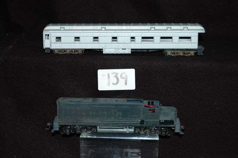 VINTAGE HO SCALE MODEL TRAIN ENGINE AND PASSENGER CARS Dallas Online