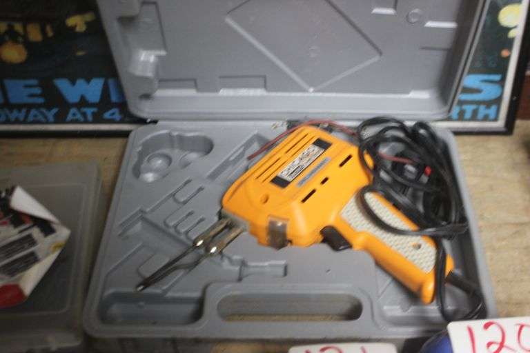 CHICAGO ELECTRIC POWER TOOLS SOLDERING GUN KIT 180 WATT WITH LIGHT