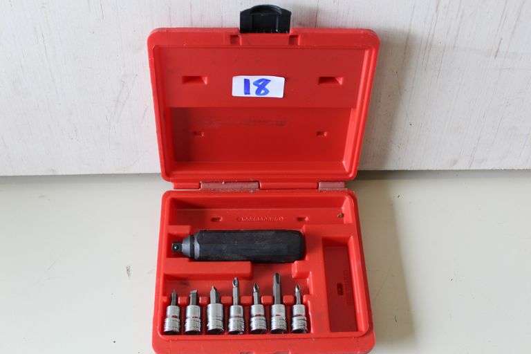 SNAPON IMPACT DRIVER SET PB108 WITH PIT120ATTACHMENT AND 7 VARIOUS