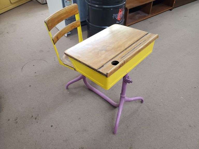 VINTAGE STUDENT DESK Isabell Auction