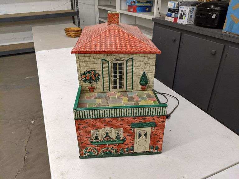 VINTAGE TIN DOLL HOUSE Isabell Auction