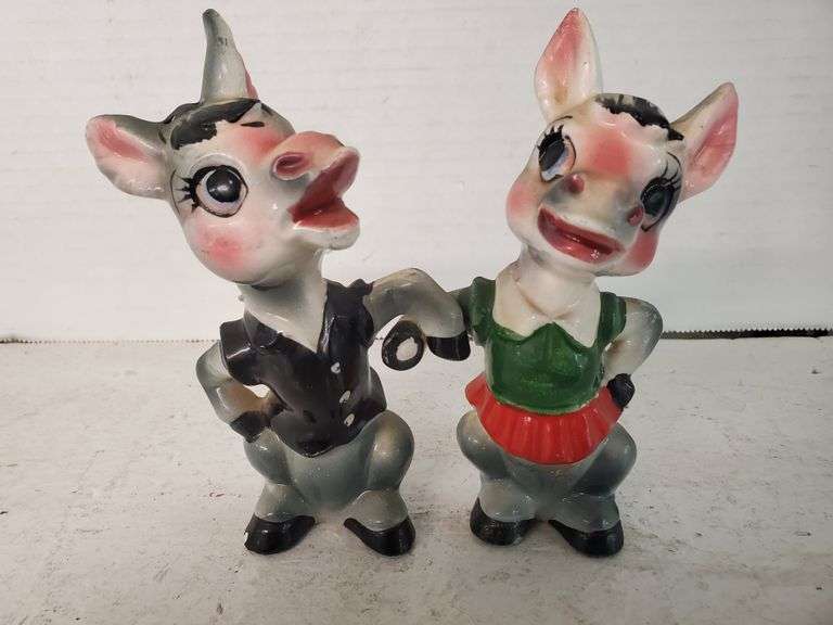 LARGE SALT & PEPPER COLLECTION AUCTION