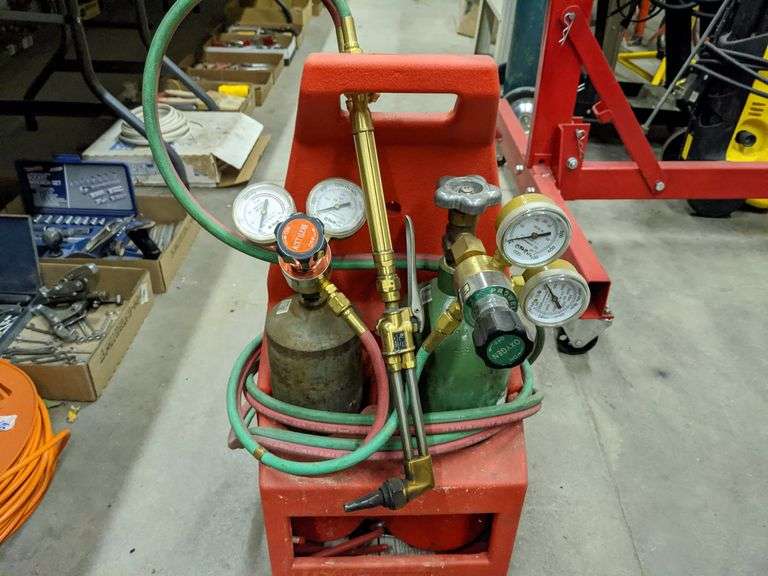 PORTABLE OXY-ACETYLENE CUTTING TORCH SET WITH CARRIER - Isabell Auction